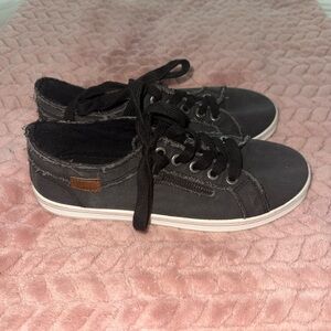 Blowfish Malibu Women’s Black Canvas Sneakers Size 8.5 Casual Lace-Up Shoes